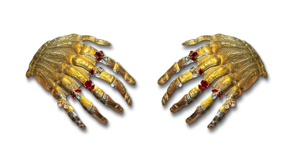 Брошь РУКИ со стразами (под заказ)