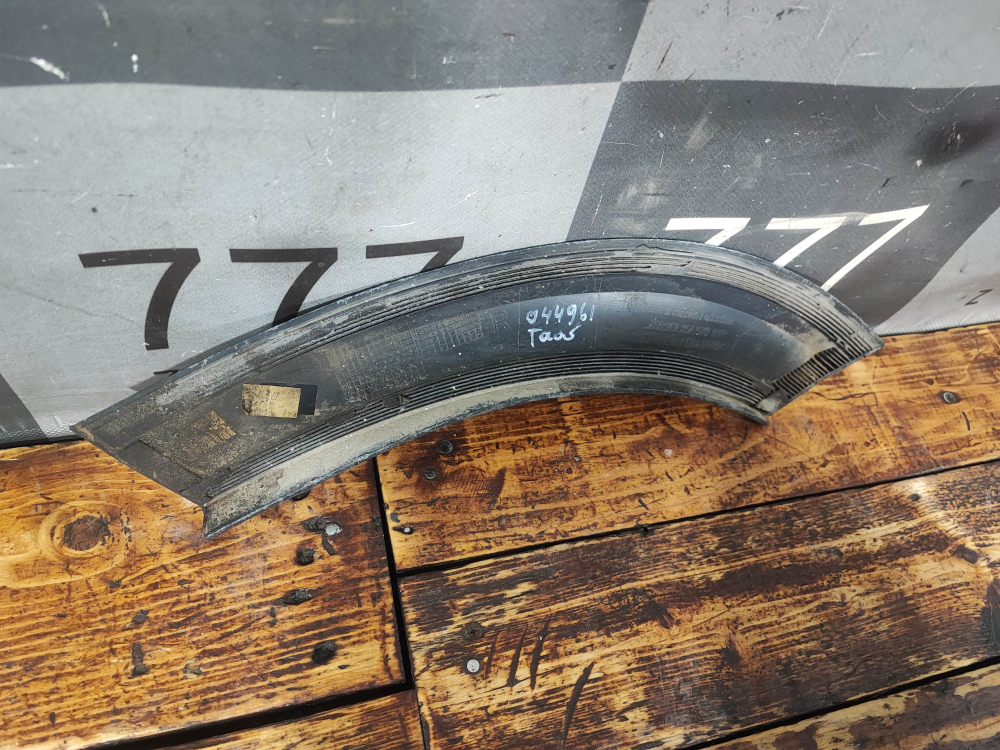 Накладка двери задней правой Volkswagen Taos 20-нв Б/У Оригинал 2GL8549709B9