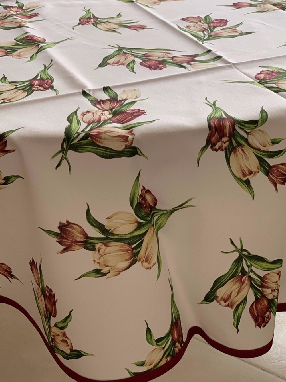 Скатерть 180 Anna Maria 3070 Tulipano White Тюльпан