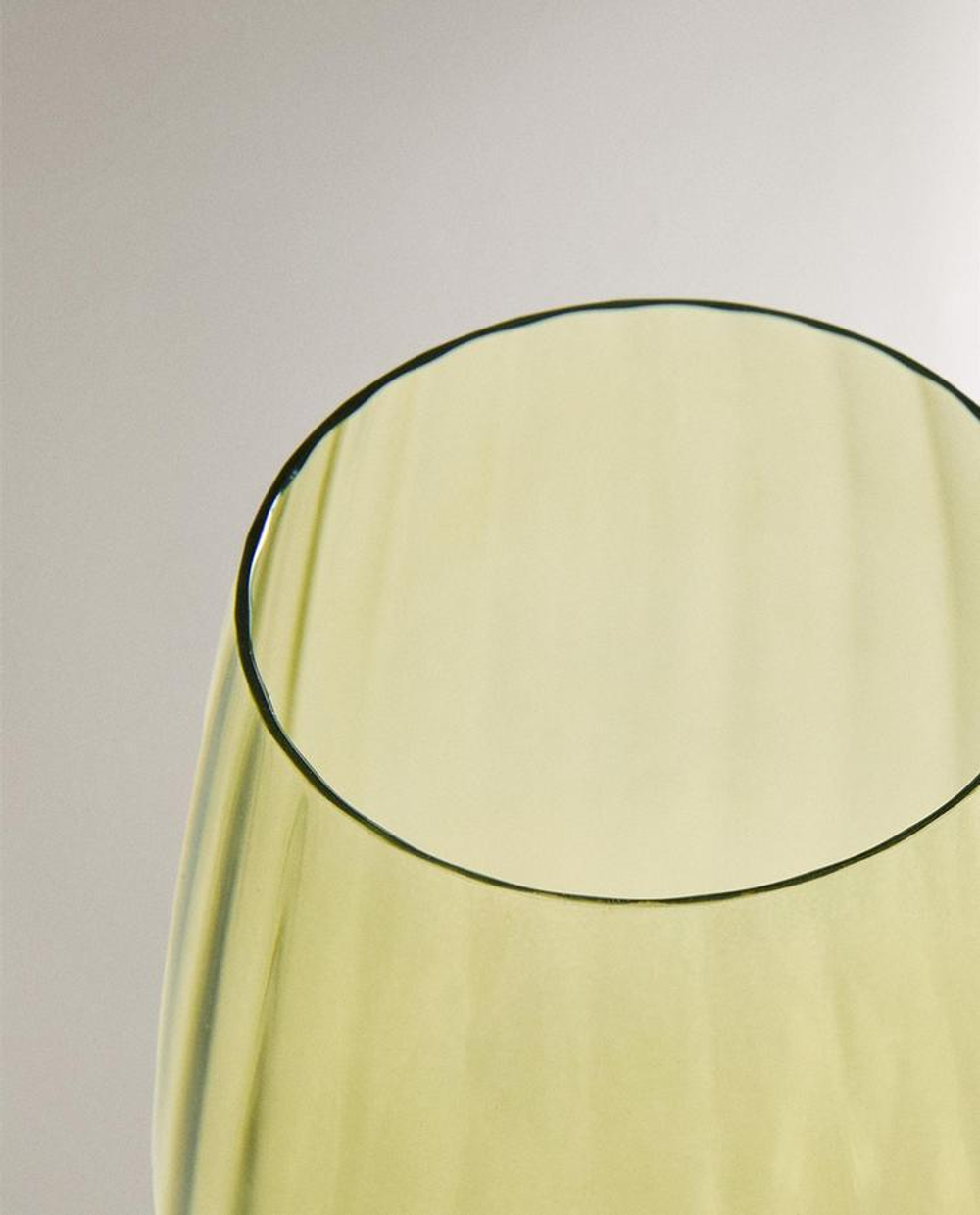 ZARA HOME БОКАЛ ДЛЯ ВИНА ИЗ КРИСТАЛИНА С ОПТИЧЕСКИМ ЭФФЕКТОМ, ЗЕЛЕНЫЙ