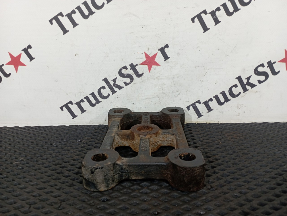 Кронштейн рессоры задний