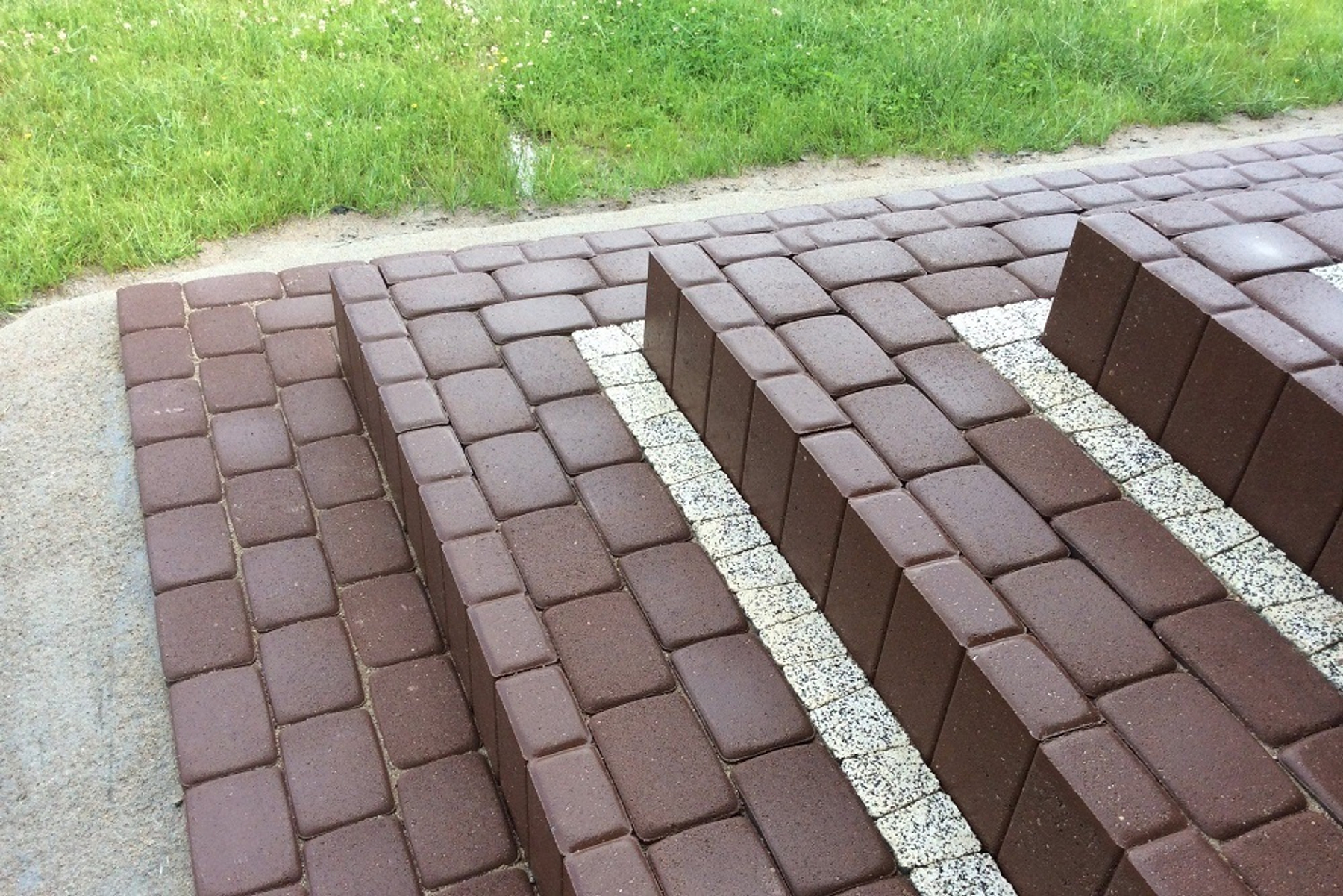 Укладка плитки на лестницу – практичные советы для начинающих мастеров