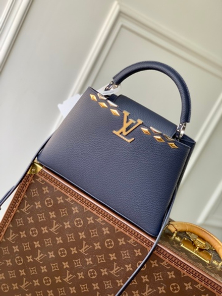 Louis Vuitton Capucines MM