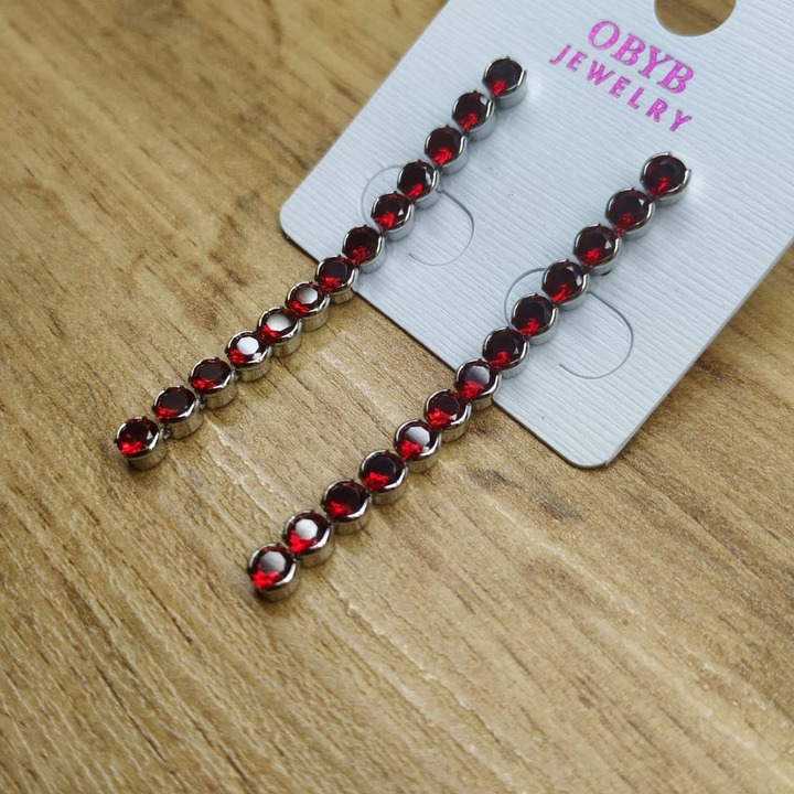 Серьги-гвоздики Crystals Кристалл круг 13 звеньев цвет красный металл серебристый