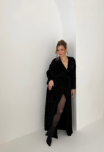 Кимоно с перьями в пол