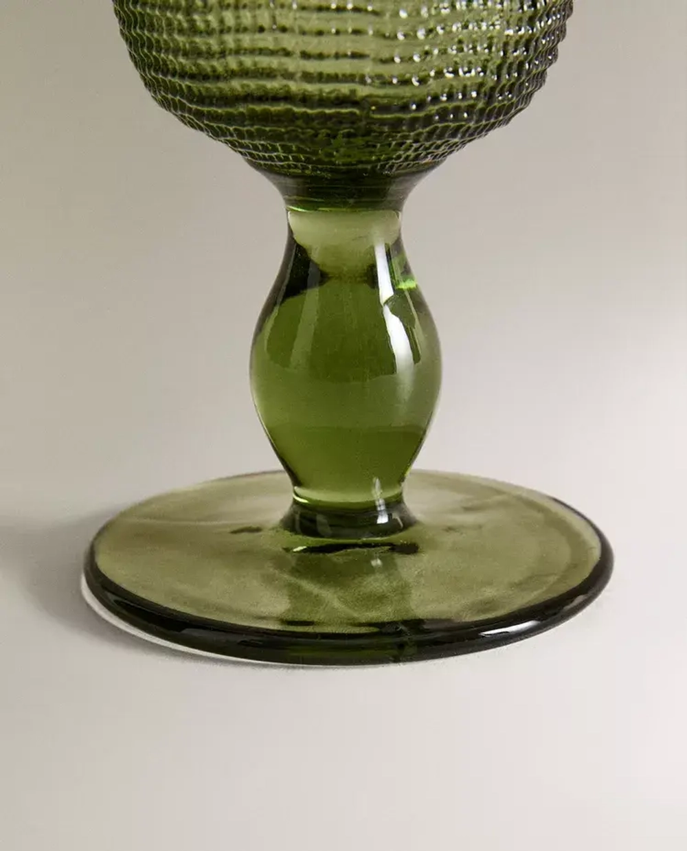 ZARA HOME БОКАЛ ИЗ РЕЛЬЕФНОГО СТЕКЛА, ЗЕЛЕНЫЙ