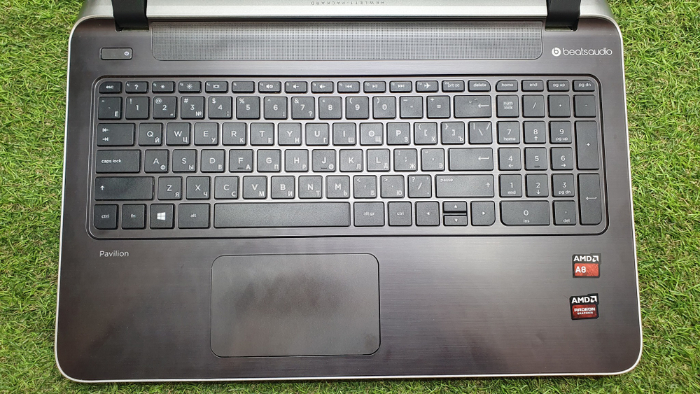 Ноутбук HP Pavilion AMD A8/6 Gb/R7 M260 2 Gb