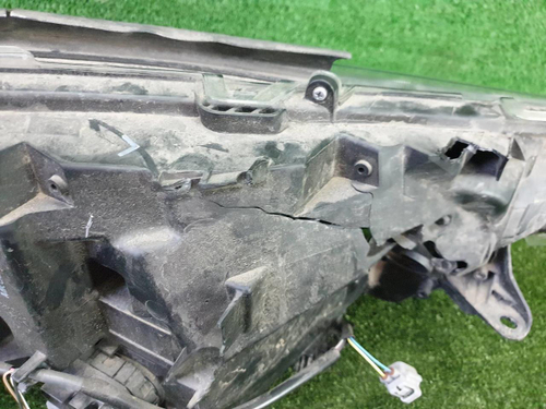 Битая Фара левая Toyota RAV4 5 XA50 (2018-н.в,) LED