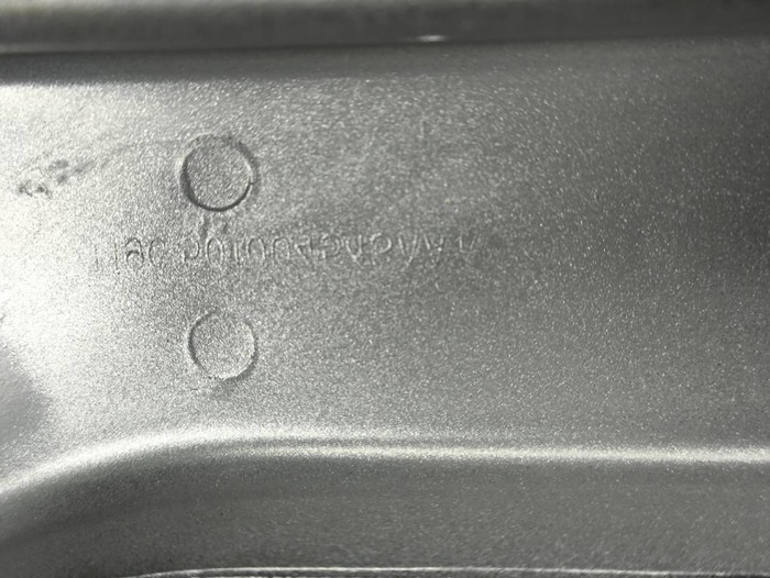 Кронштейн панели правый Omoda C5 (2022-н.в.)