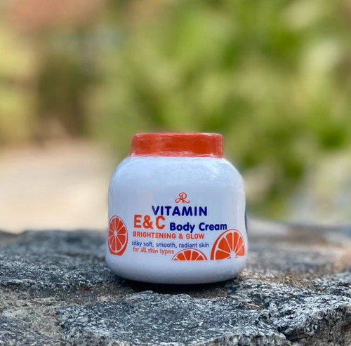 Натуральный увлажняющий крем для тела с витамином E&C Aron Body Cream AR