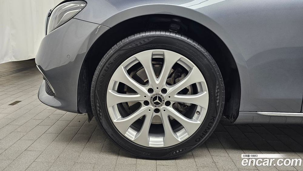 Mercedes-Benz E-Class W213 E220d Exclusive (10.2019)