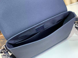 Сумка-мессенджер Louis Vuitton