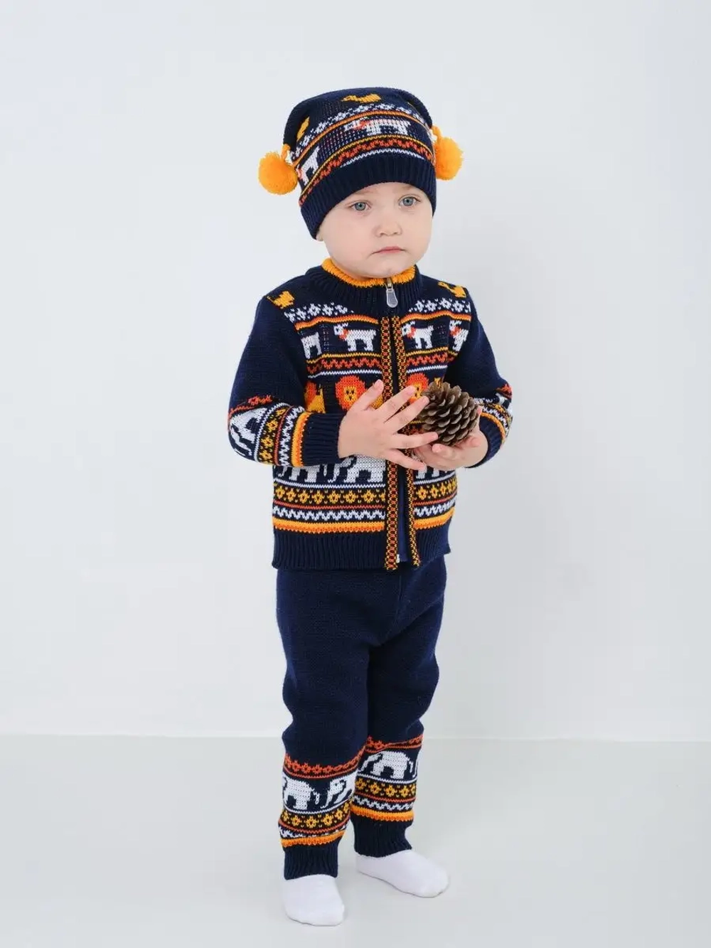 Костюм вязаный