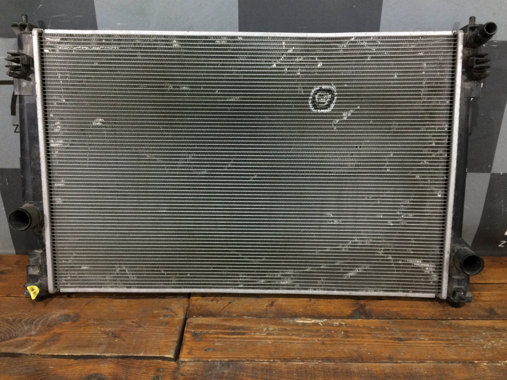 Радиатор двигателя (ДВС) основной Toyota RAV4 V (XA50) 18-нв Б/У Оригинал 1220500230