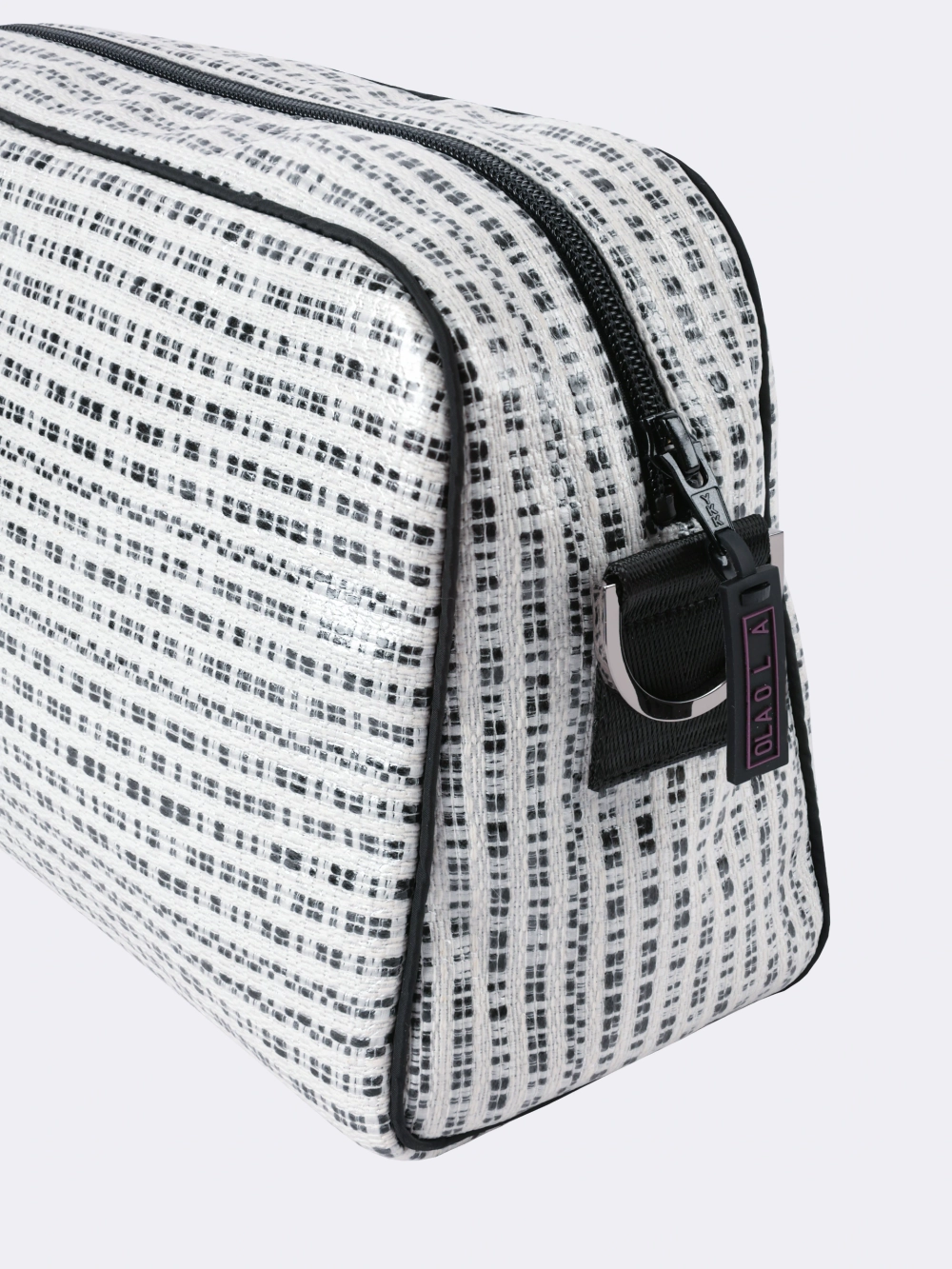 Косметичка дорожная черно-белая OLA OLA