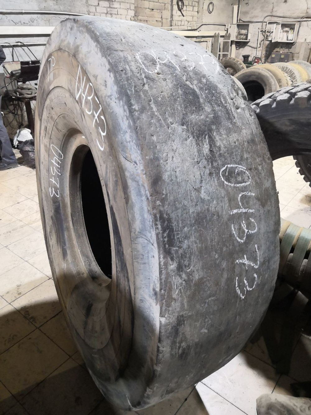 18.00R25 Bridgestone VSMS шина б/у