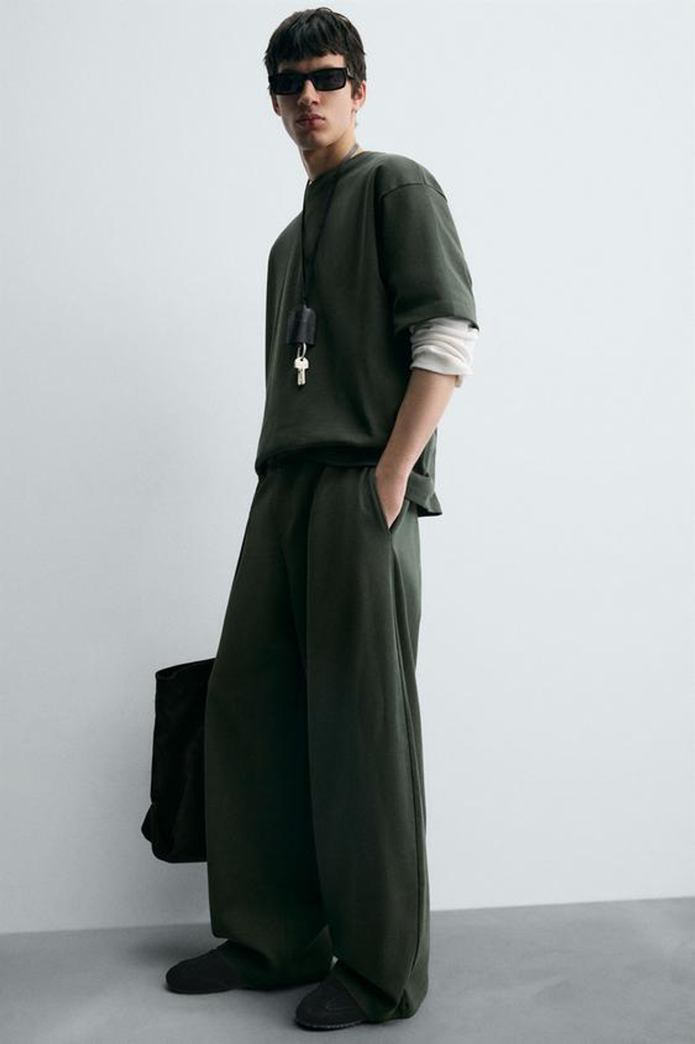 ZARA ДЖОГГЕРЫ WIDE FIT СО СКЛАДКАМИ, МЯГКИЙ ЗЕЛЕНЫЙ