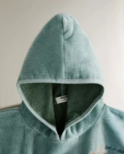 ZARA HOME ДЕТСКОЕ ПОЛОТЕНЦЕ С КАПЮШОНОМ В КОСМИЧЕСКОМ СТИЛЕ, ЗЕЛЕНЫЙ