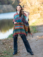 Пончо шерстяное с орнаментом