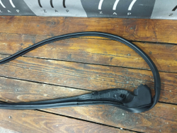 Уплотнитель двери задний левый Toyota Camry (XV70) 17-нв Б/У Оригинал 6787233120