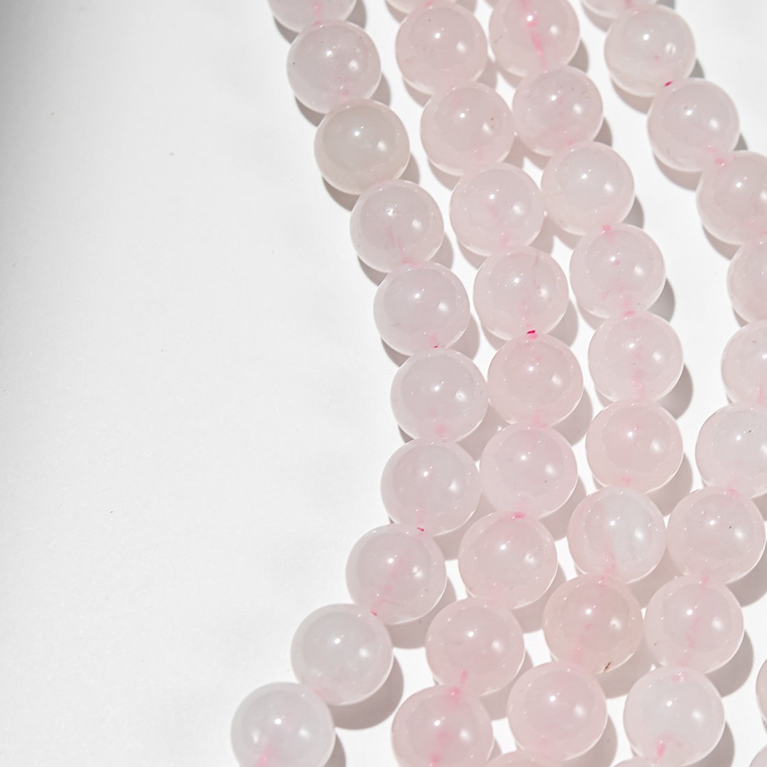Розовый кварц натуральный, 8,4мм, шар