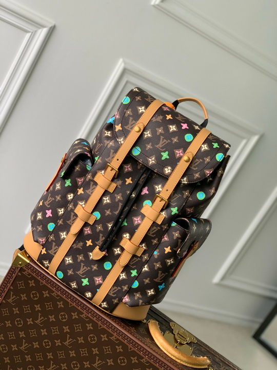 Louis Vuitton Christopher MM