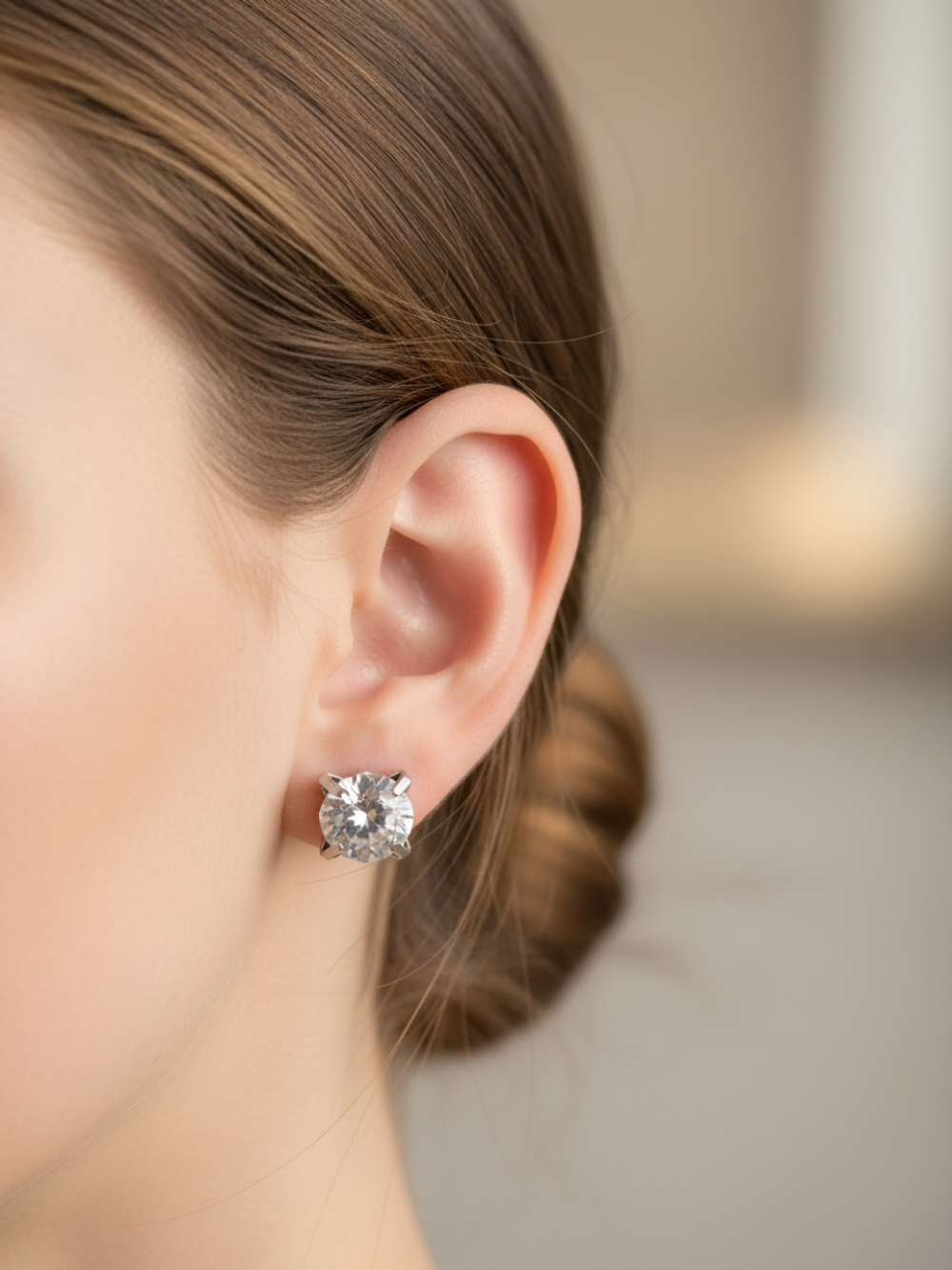 Серьги-гвоздики с прозрачным кристаллом 6 мм. Бижутерия