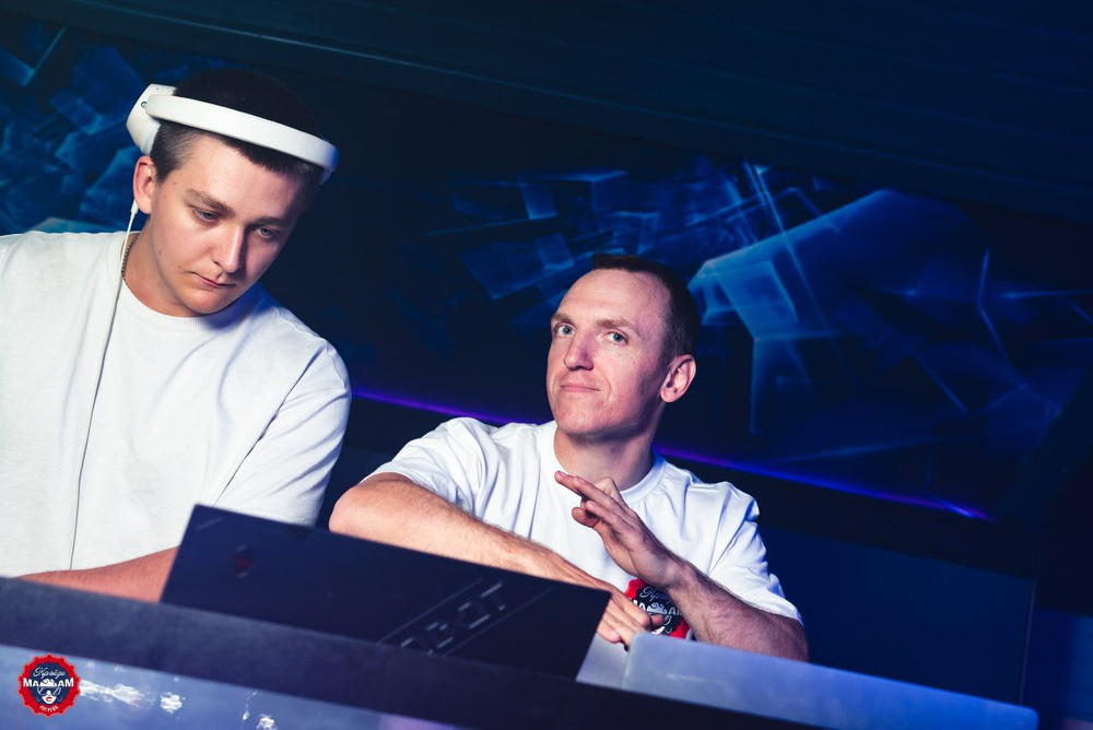 Ведущий + DJ