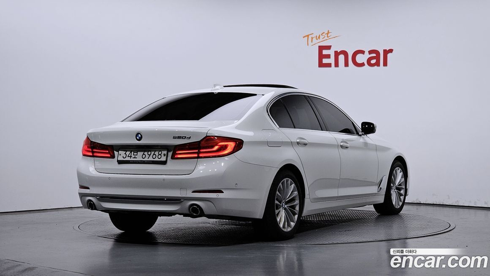 BMW 5 Series (G30) 520d Luxury Plus (08.2019)