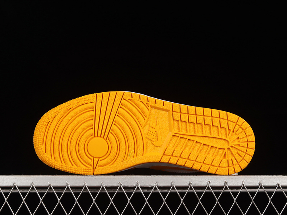 Jordan 1 Low Taxi