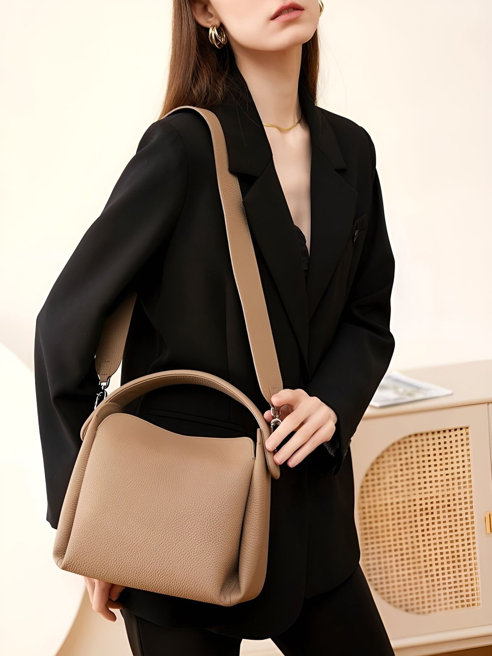 женская сумка на плечо из натуральной кожи