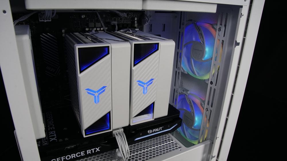 Ryzen 5 9600X + RTX 5070 12Gb