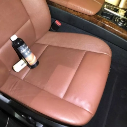 Leather Cleaner 500 MEGVIT Деликатный очиститель кожи с антибактериальным эффектом 500 мл