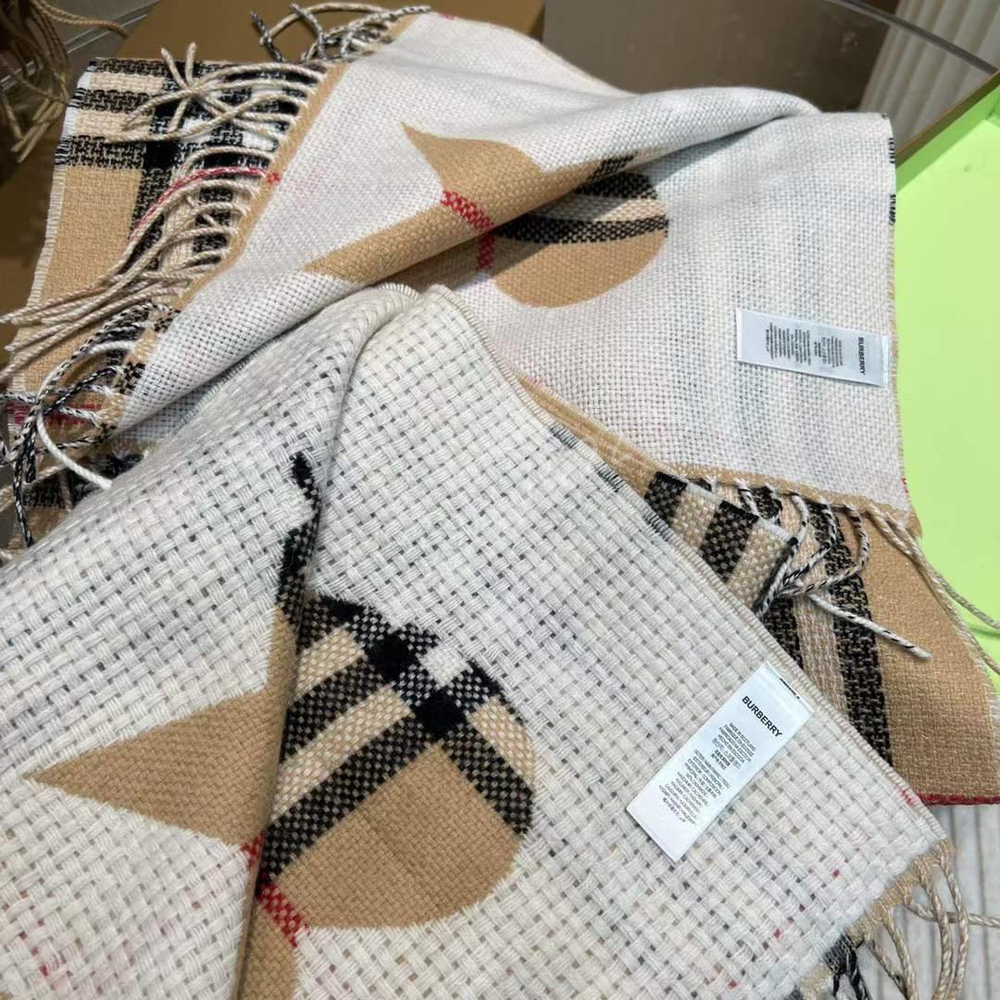 Шарф Burberry, арт. 679306