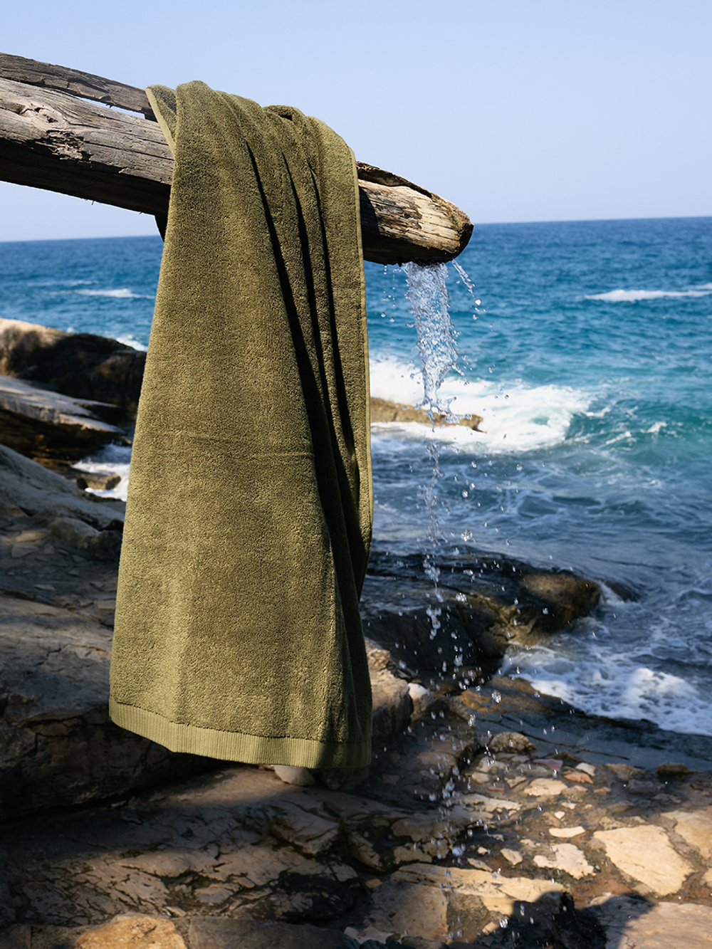 Полотенце банное оливкового цвета из коллекции essential, 70х140 см