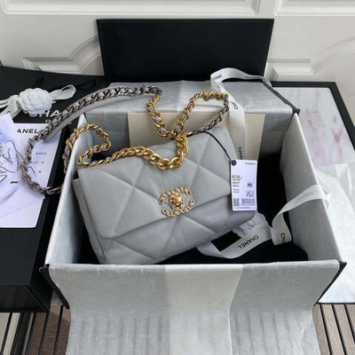Chanel 19 26 cm