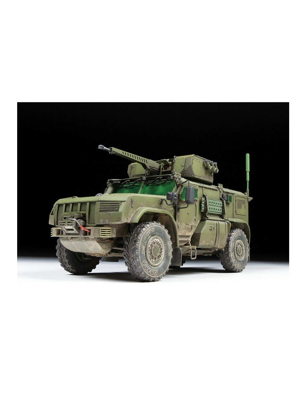 Сборная модель ZVEZDA Российский бронеавтомобиль Тайфун ВДВ 4*4 К-4386 с БМДУ, 1/35