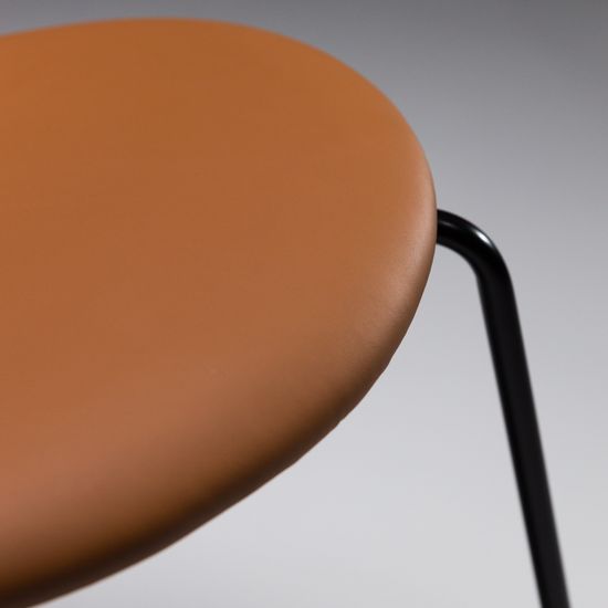 Стул металлический с мягким сиденьем из экокожи и деревянной спинкой CH77