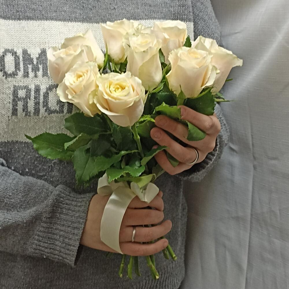 Букет из кремовых роз сорта "Шарман" 11 шт.