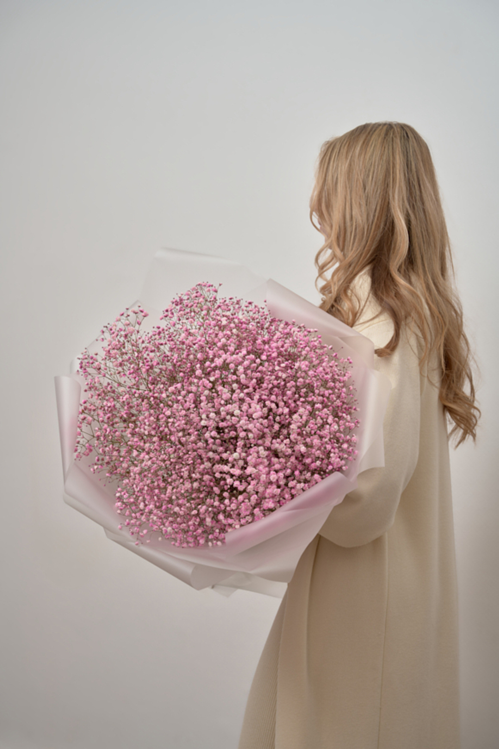 Розовое воздушное облако из гипсофилы .