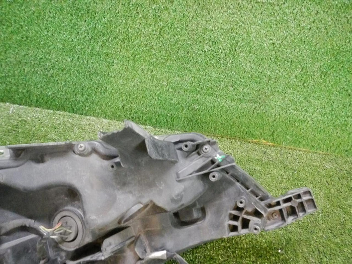 Фара левая Toyota Corolla E160 (2015-2019) LED