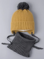 Шапка для мальчика осенняя вязаная и снуд