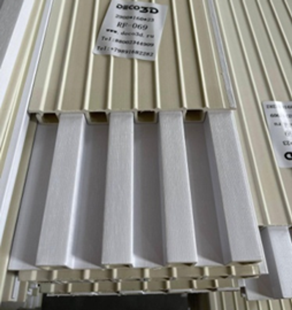 Вертикальные ламели гладкие, светло-бежевый