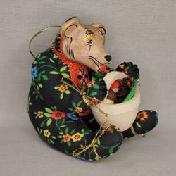 Ёлочная игрушка Медвежонок с корзинкой