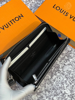 Бумажник Louis Vuitton Zippy Dragonne
