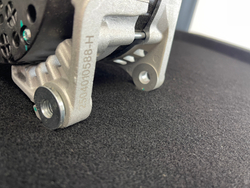 Генератор (12V 120A) (Болт) Е-4/Е-5 ISF 2.8 (оригинал)