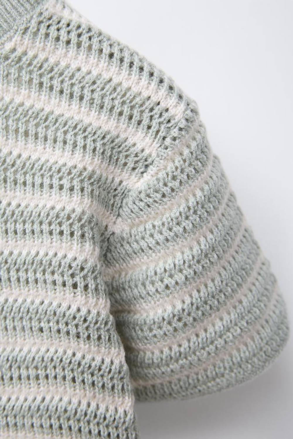 ZARA ТРИКОТАЖНЫЙ ТОП В ПОЛОСКУ С КОРОТКИМИ РУКАВАМИ, ЭКРЮ