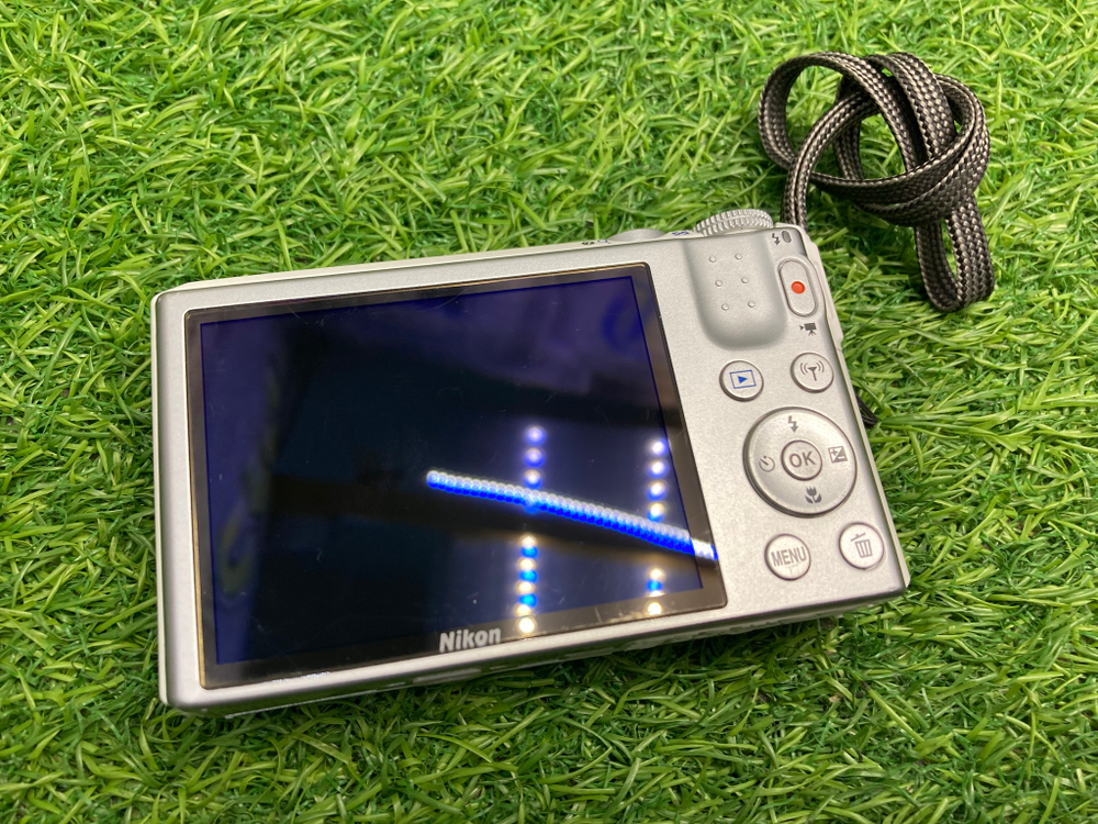 Nikon Coolpix S7000