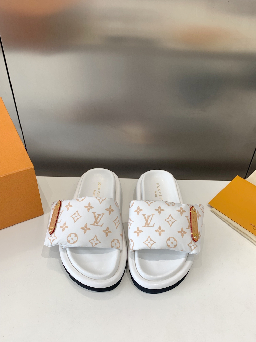 Louis Vuitton Pool Pillow Flat Comfort Mule