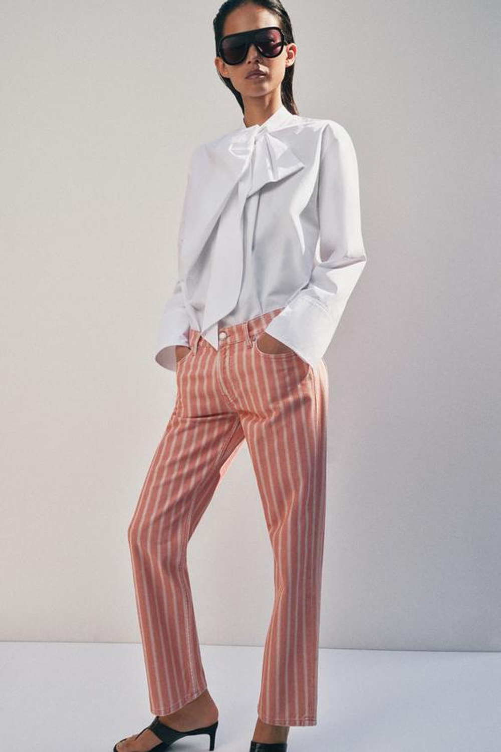 ZARA ДЖИНСЫ SLIM СО СРЕДНЕЙ ПОСАДКОЙ И ПОЛОСКАМИ — ZW COLLECTION, КОРАЛЛОВЫЙ